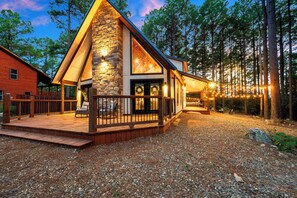 Exterior - Perfect 1BR Retreat Chalet (Broken Bow)