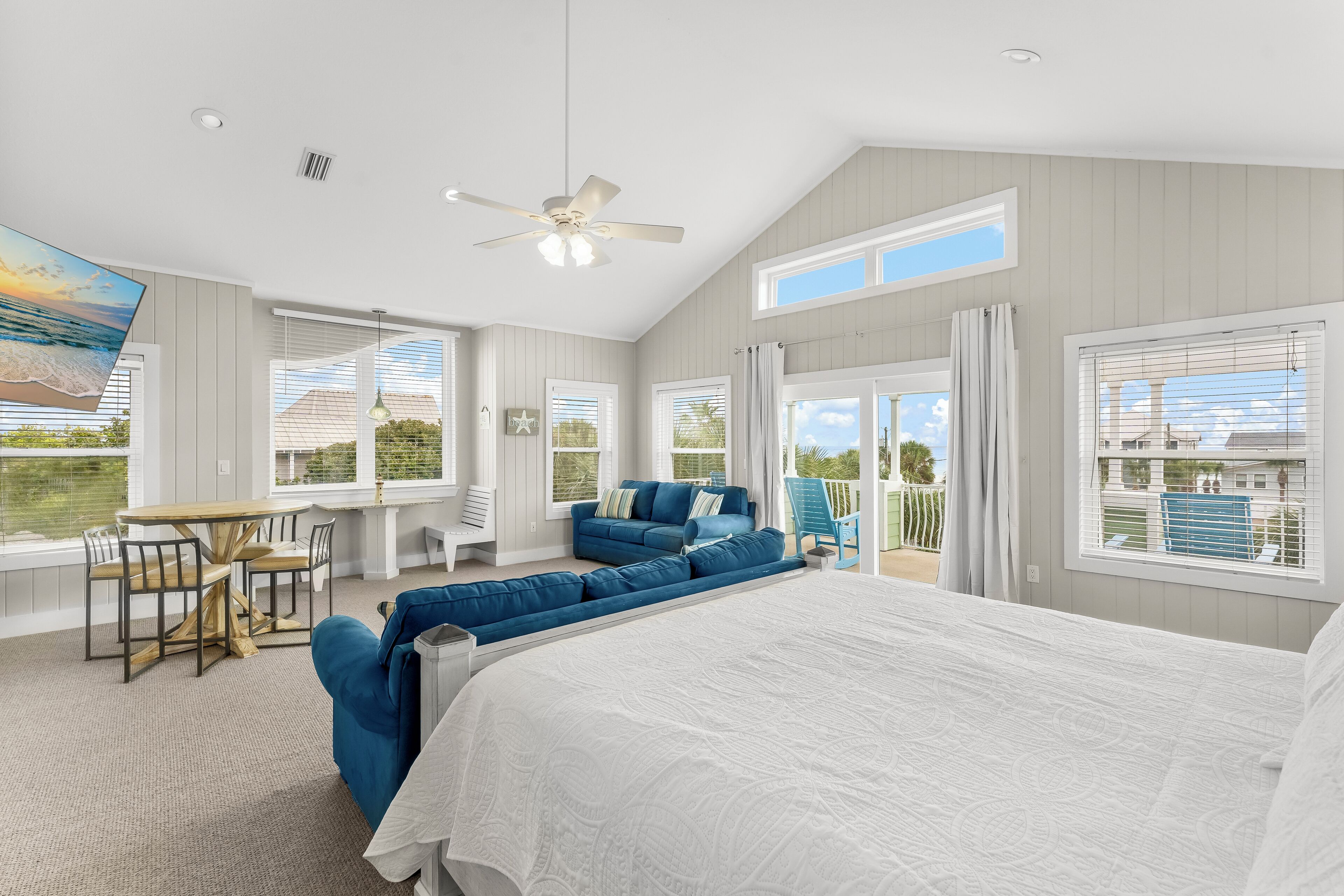 6 soverom, strykejern/-brett, reiseseng for barn og wi-fi (inkludert)