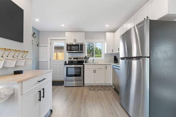 Microwave, oven, stovetop, dishwasher