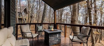 Family-favorite rental nestled in the woods at the top of the Wintergreen Resort