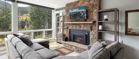 スマートテレビ、暖炉