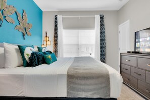 4 chambres, fer et planche à repasser, lit de bébé portatif