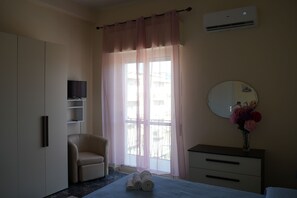 1 makuuhuone, silitysrauta/-lauta, internet, vuodevaatteet