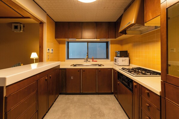 Superior Villa, Balcony, City View | Private kitchen