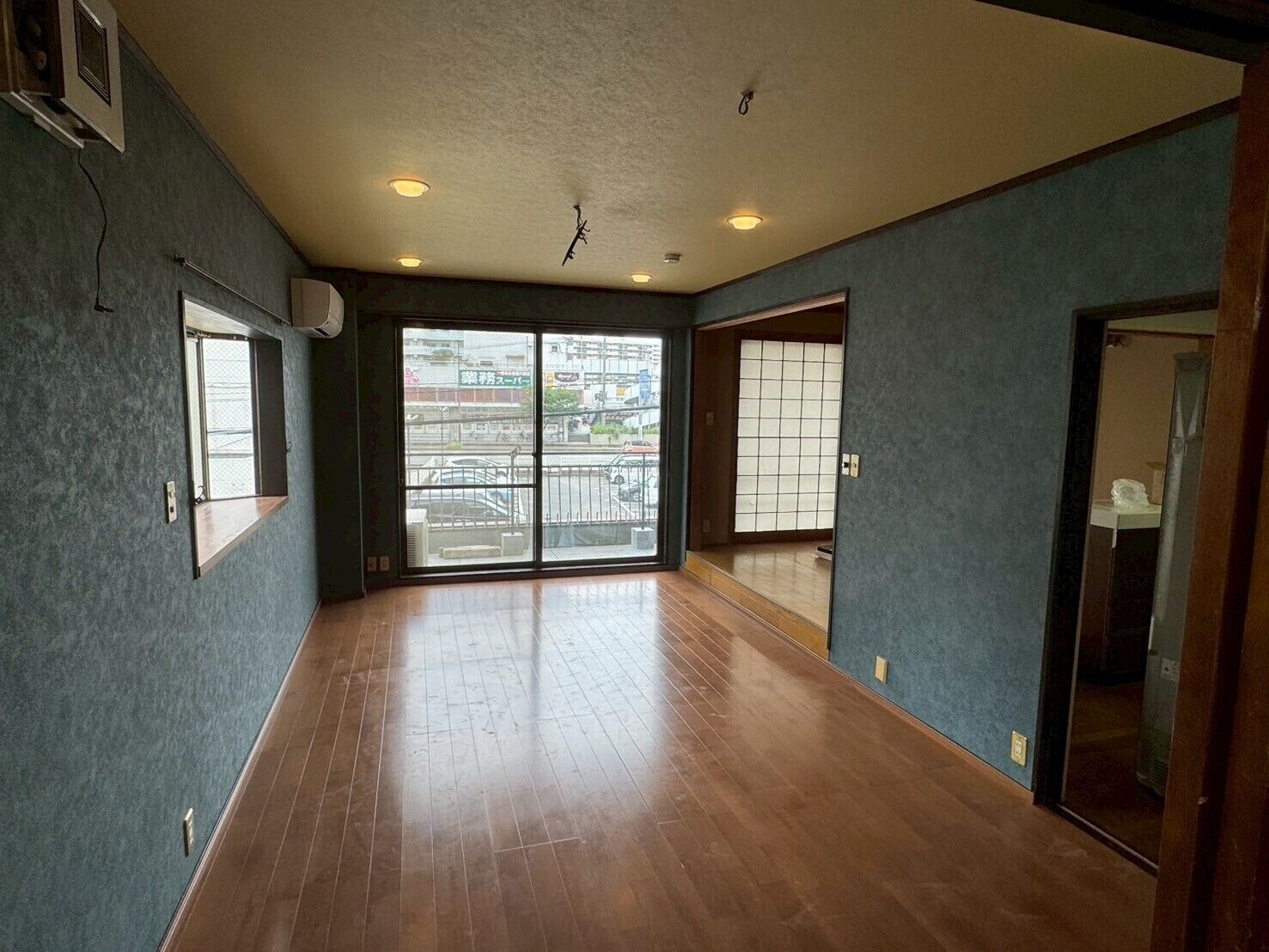 Blackout curtains, iron/ironing board, free WiFi