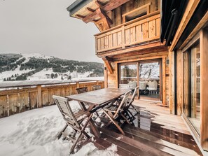 Outdoor dining - NEW! Chalet Nova - LES GETS: fireplace, jacuzzi, stunning view (Les Gets)
