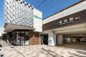 الإطلالة من المنشأة