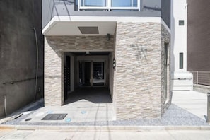 Exterior detail - Sumida DIAS (Tokyo)