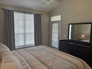 3 chambres, fer et planche Ă repasser, accĂšs Ă Internet, literie fournie