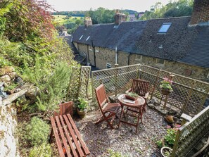 Outdoor dining - 40 Water Lane (Matlock)