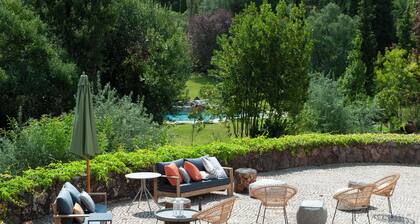 Quinta da ArrĂĄbida - Manor House. Luxury meets beauty within Nature in ArrĂĄbida