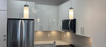 Cozy brand new 1 bedroom Condo , close to Hospital , UFV & downtown Abbotsford.