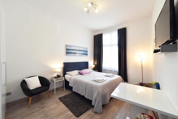 Studio, Courtyard View | Desk, laptop workspace, soundproofing, iron/ironing board - Deluxe Apartments Ria (Zagreb)