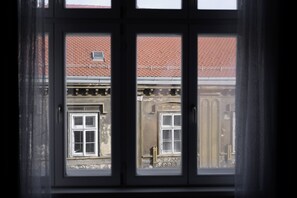 Thành phố nhìn từ nơi lưu trú