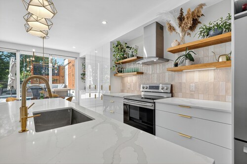 Montreal gem: 3 bedroom home in Verdun with parking across from the water/trails