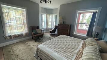 4 dormitoris, planxa i posts de planxar, wifi i roba de llit