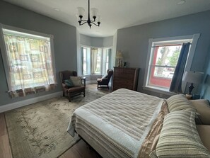 4 soverom, strykejern/-brett, wi-fi og sengetøy