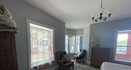 Spacious and historic 4-bedroom home in delightful La Junta, Colorado