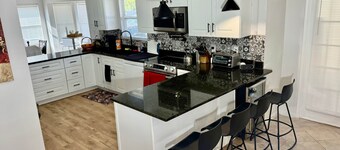 ADA Luxurious Vacation Home In Jacksonville