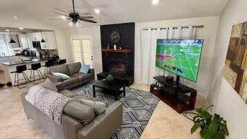 TV connectée, cheminée