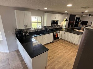 Stovetop, coffee/tea maker