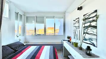Apartment | 1 bedroom, iron/ironing board, bed sheets