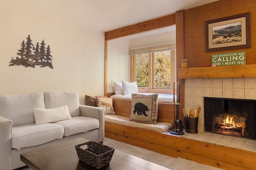 Outpost: Larkspur 1212