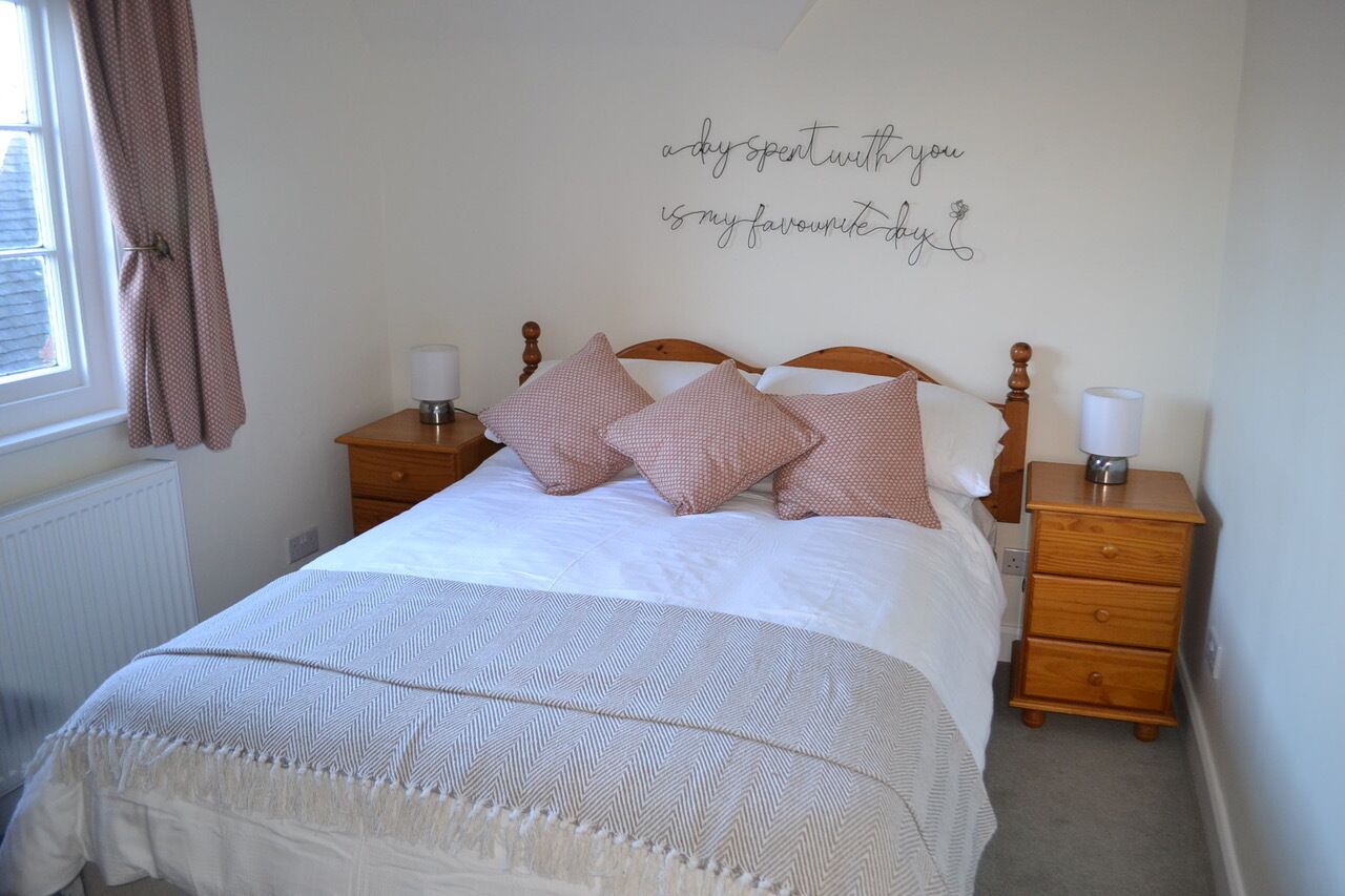 Cottage, 3 Bedrooms | Iron/ironing board, bed sheets