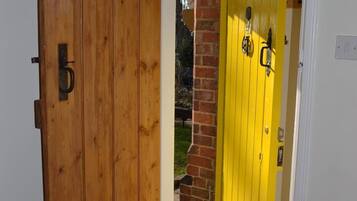 Cottage, 3 Bedrooms | Iron/ironing board