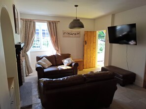 Cottage, 3 Bedrooms | Iron/ironing board - Myrtle Cottage (Southam)