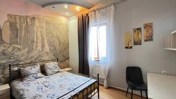 3 bedrooms, internet, bed sheets