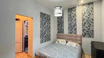 3 bedrooms, internet, bed sheets