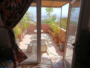 Firemannsrom – deluxe, utsikt mot innsjø | Skrivebord for bærbar PC