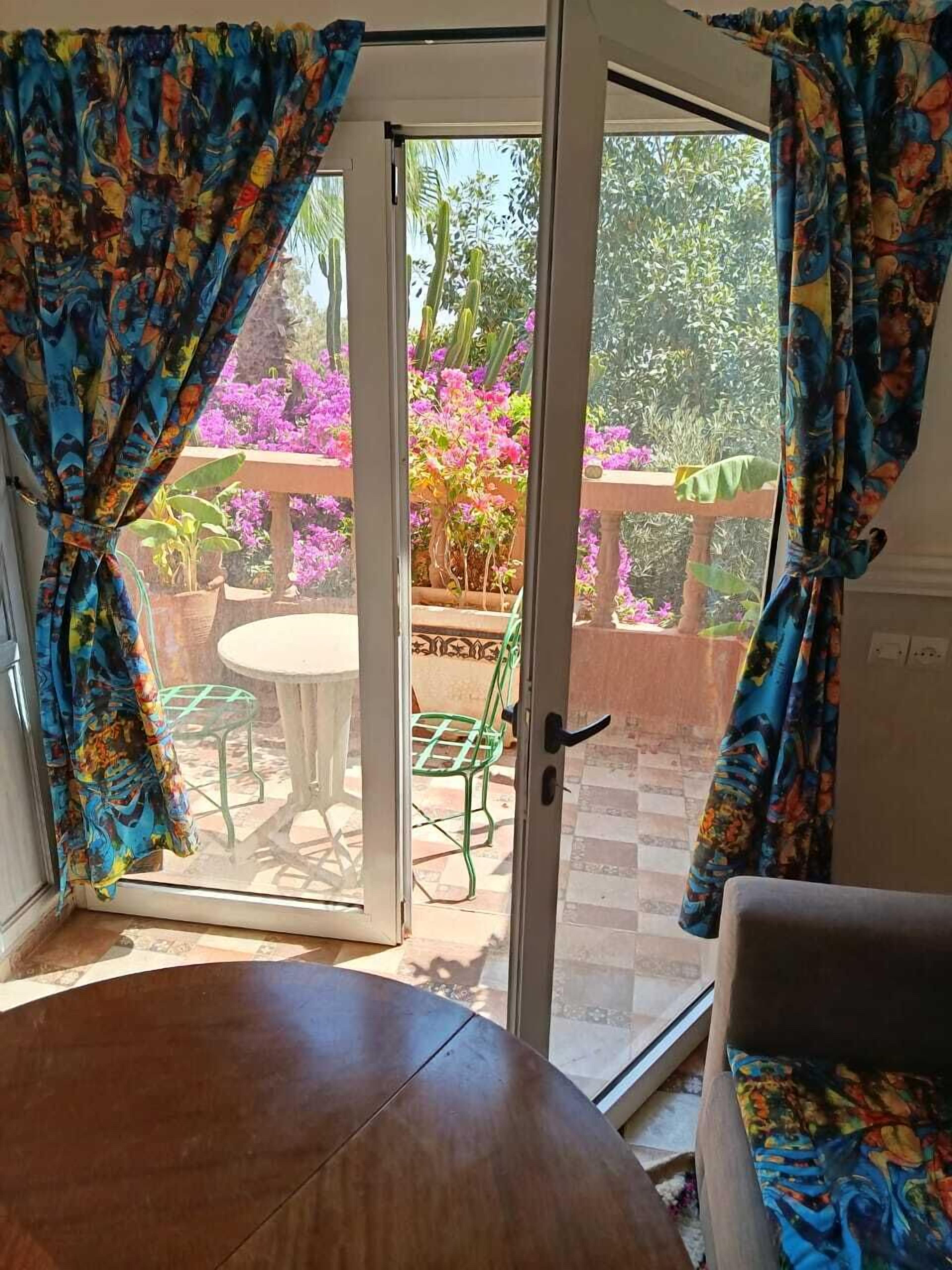 Deluxe Quadruple Room, Lake View | Laptop workspace