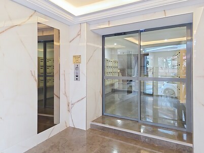 HENRI CAMILLE RE - Versailles - 2 bedrooms apt - city center and sea view