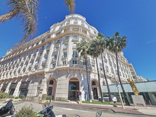 AGENCE HENRI CAMILLE - ROUAZE 3 -  1 chambre 50m du Martinez 5min Palais