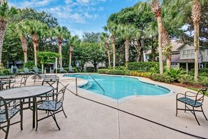 Utendørsbasseng og et oppvarmet basseng