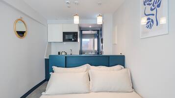 In-room safe, free WiFi, bed sheets