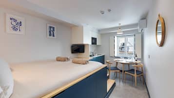 In-room safe, free WiFi, bed sheets