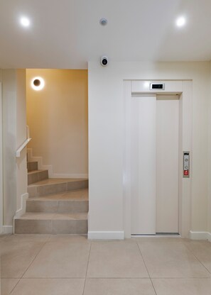Lift - Ponto Alto Hotel (Lisbon)
