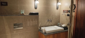 Bathroom - Maira Serai (Baihar)