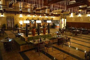 Restaurant - Maira Serai (Baihar)