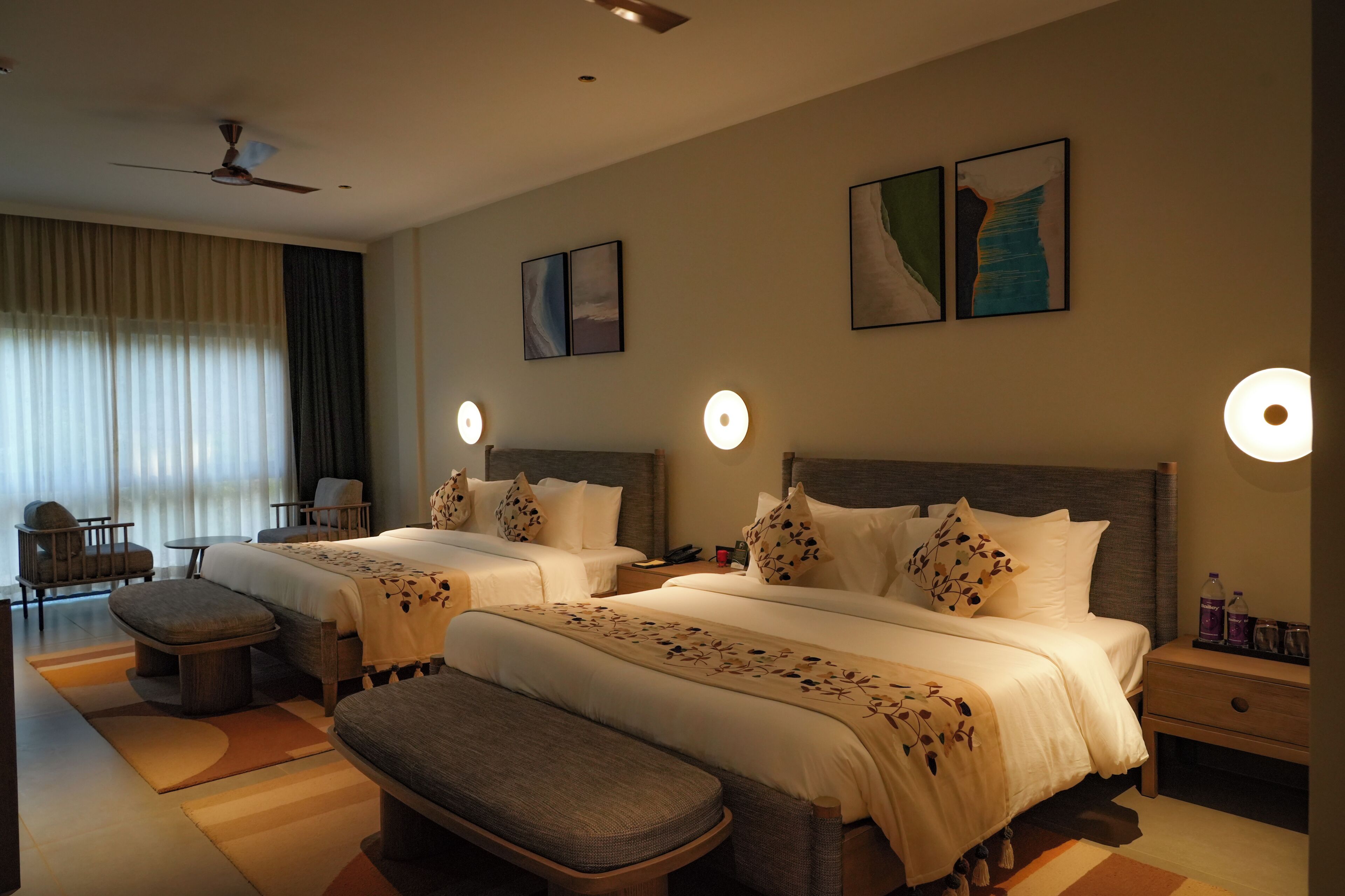 Premium bedding, in-room safe, individually decorated