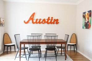 Dining - Comfortable, Convenient and Near the Action! (Round Rock)