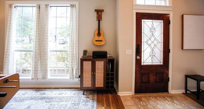 Comfortable, Convenient and Near the Action!