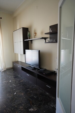 Ferienhaus, 2 Schlafzimmer, Balkon, Stadtblick | Wohnbereich