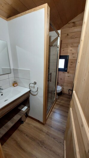 Douche, sèche-cheveux