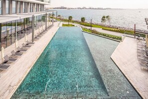 Pool - Bluewaters 2B with Iconic Dubai Skyline View (Dubai)