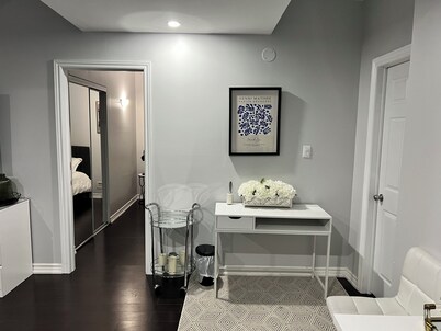 Affordable Luxury: Large 3BR Suite Perfect for Families - Full Kitchen & Wifi