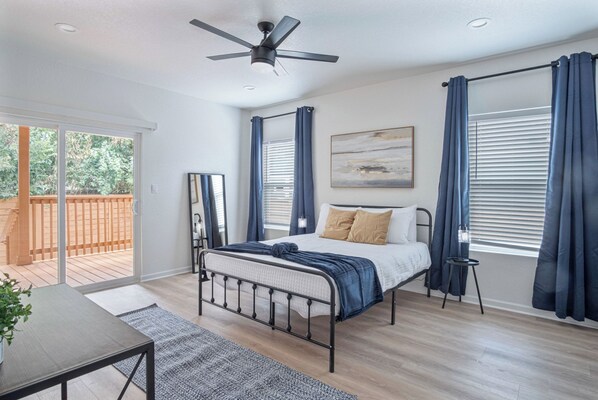 4 bedrooms, iron/ironing board, WiFi, bed sheets